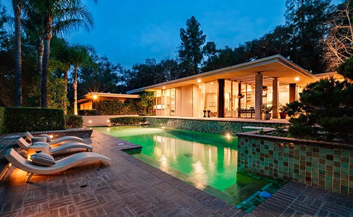 La Canada Hal Levitt Estate pool side