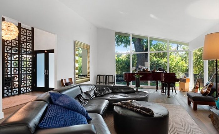 Sherman Oaks Mid Century home with soaring ceilings