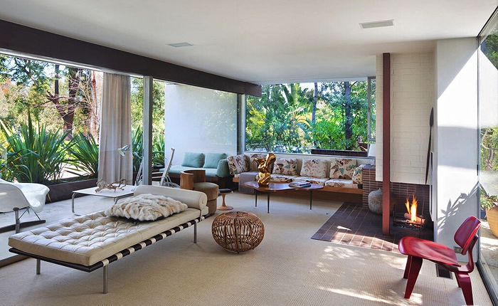 Living room of The Ohara House | Silver Lake Richard Neutra home |
