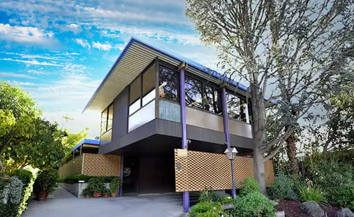 Exterior of the Greta Grossman house by architect Raphael Soriano in Studio City