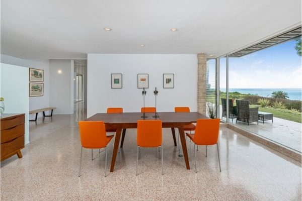 Modern Real Estate-Pasific Palasades