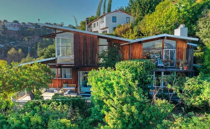 Outpost Estates Mid Century Modern Home nestles amongst the trees